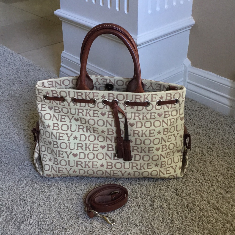 COPY - Dooney & Bourke bag
